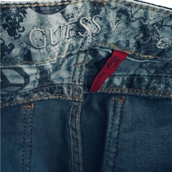 Authentic Guess foxy, skinny  leg denim jeans for women. - Picture 5 of 6
